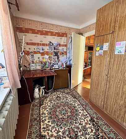 Продаж Квартира 2-кімнатна, 1/5 поверх на Батумская ул., 7 Дніпро