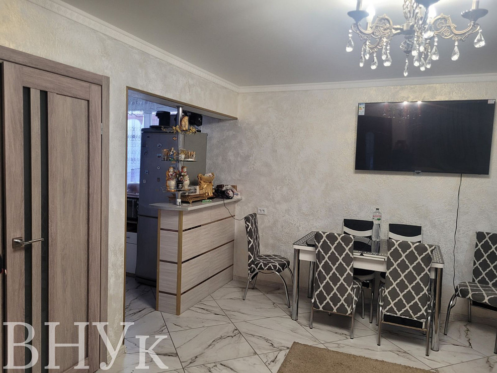 Продаж Квартира 1-кімнатна, 1/1 поверх на Львівська Luts'k - photo 2