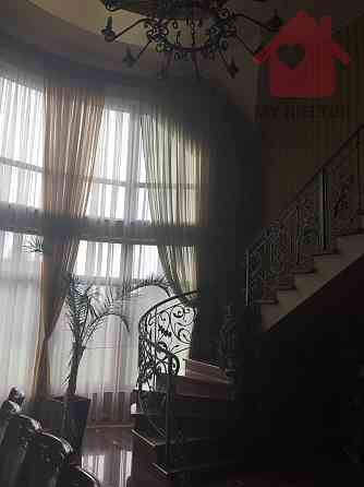 Продаж просторого будинку з басейном! 