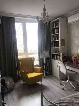 Оренда Квартира 3-кімнатна, 16/26 поверх на ул. Каменская Київ