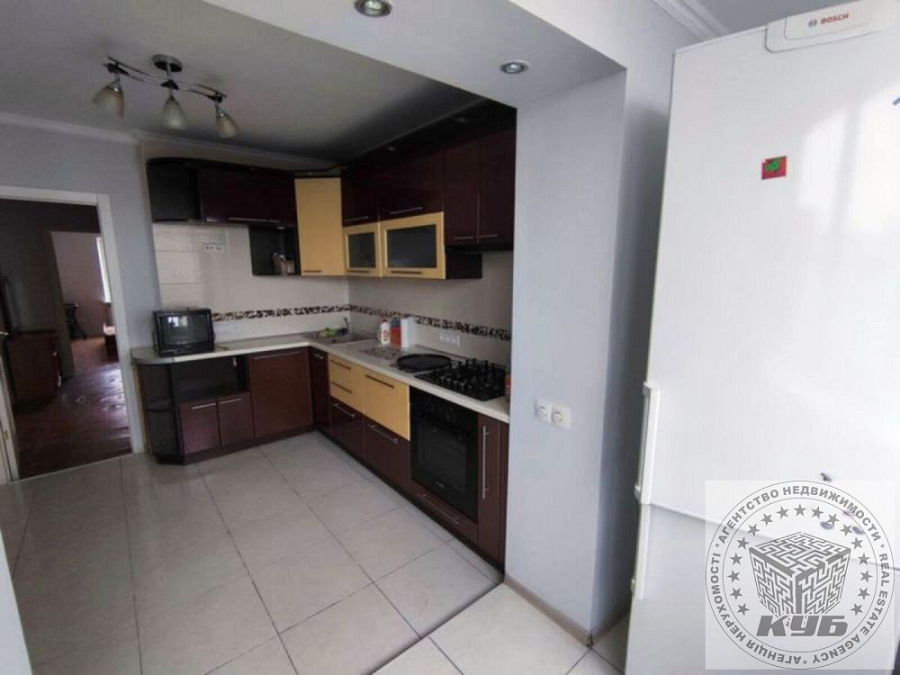 Продаж Квартира 3-кімнатна, 10/10 поверх на Стуса Василия ул., 28 Київ - фото 2