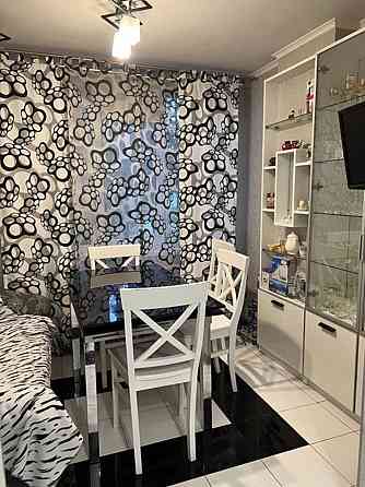 Продаж Квартира 3-кімнатна, 1/10 поверх на Драгоманова, 5 Київ