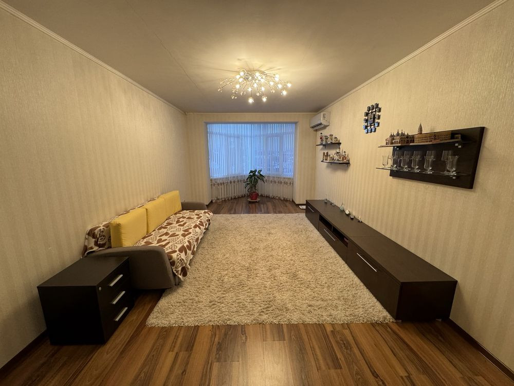 Продаж Квартира 3-кімнатна, 2/10 поверх на Хмельницька вул., д. 10 Kiev - photo 1