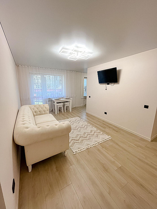 Продаж Квартира 3-кімнатна, 2/5 поверх на вул. Степана Бандери Рівне - фото 2