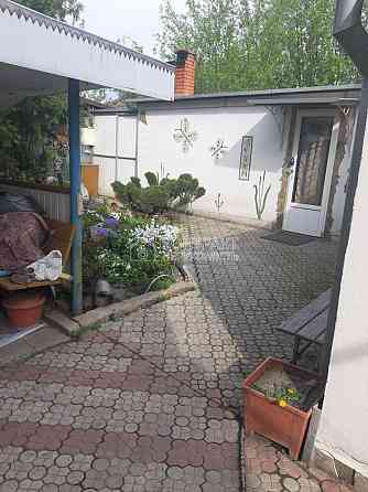 Продаж Будинок 5-кімнатний на вул. Червона Алея Kharkiv