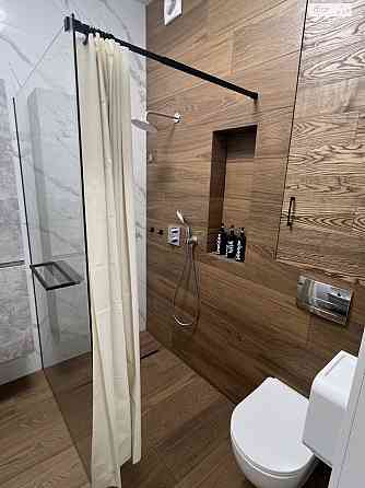 Продаж Квартира 2-кімнатна, 2/4 поверх на Університетська вул., д. 17А Киев