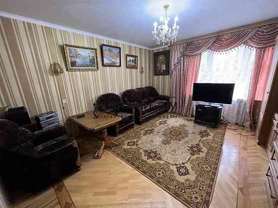 Оренда Квартира 3-кімнатна, 3/18 поверх на Анны Ахматовой ул. Киев