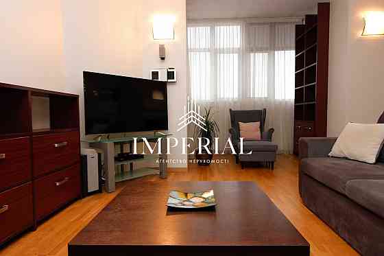 Оренда Квартира 4-кімнатна, 15/18 поверх на вул. Дмитрівська Київ