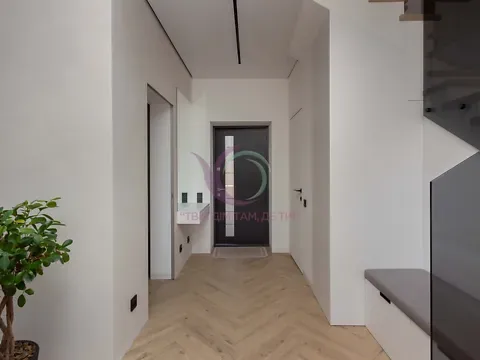 Продаж 2-поверховий   120 кв.м 3 кімн. на 50 Чернівці - фото 2