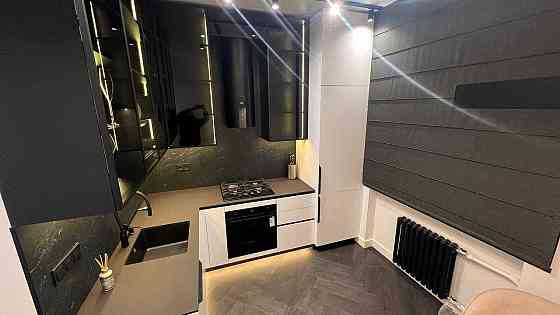 Продаж Квартира 2-кімнатна, 1/5 поверх на Михайла Бойчука вул., д. 9/12 Киев