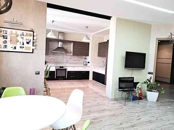 Оренда Квартира 2-кімнатна, 21/25 поверх на улица Ахматовой Анны, д.30 Київ