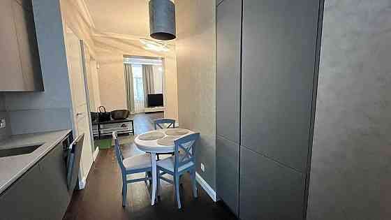 Продаж Квартира 2-кімнатна, 2/4 поверх на Шовковична вул., д. 10 Киев