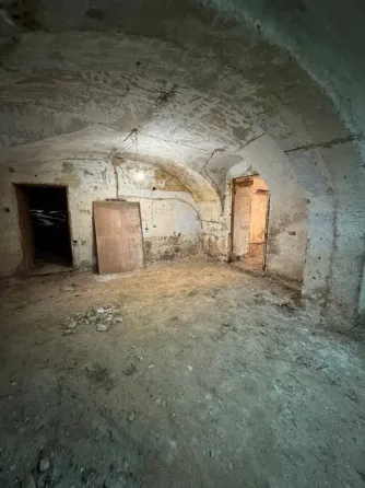 Продажа 3-этажный Дом с участком 4 сот 1337 кв.м 7+ комн. на Нежинська 51 Одесса