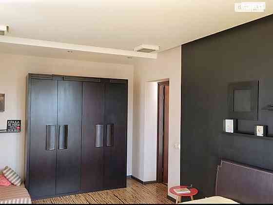 Оренда Квартира 3-кімнатна, 12/17 поверх на Драгоманова, 1А Kiev