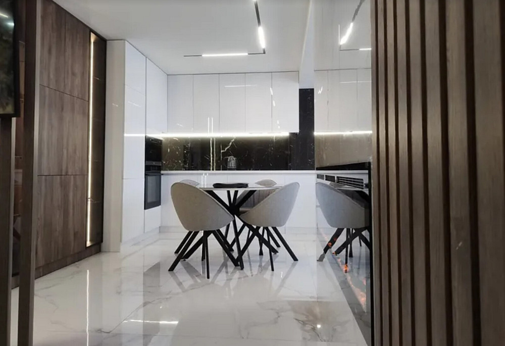 Продаж 3к квартири 95 кв. м на пл. Героїв Євромайдану Тернопіль - фото 1