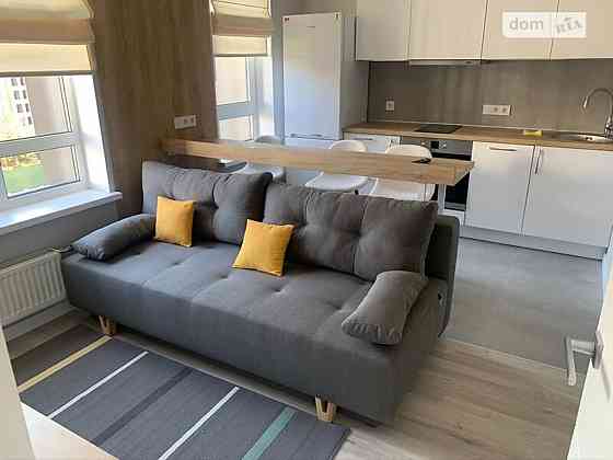 Оренда Квартира 1-кімнатна, 5/9 поверх на ул. Салютная Київ