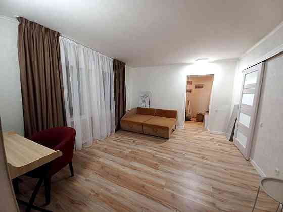 Оренда Квартира 1-кімнатна, 10/18 поверх на Срібнокільська, 20 Киев