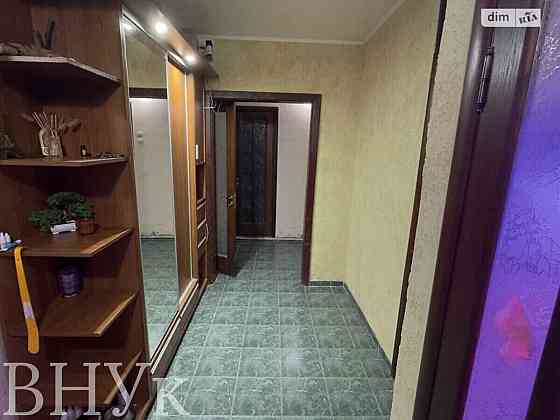 Продаж Квартира 3-кімнатна, 1/9 поверх на Челюскінців Ужгород