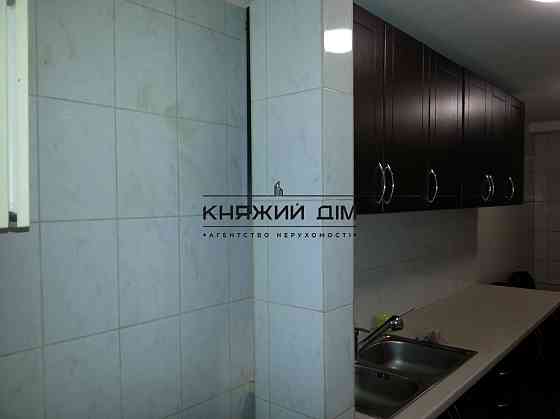 Оренда офісне приміщення на Межигорская ул. поверх - 1/4 Київ