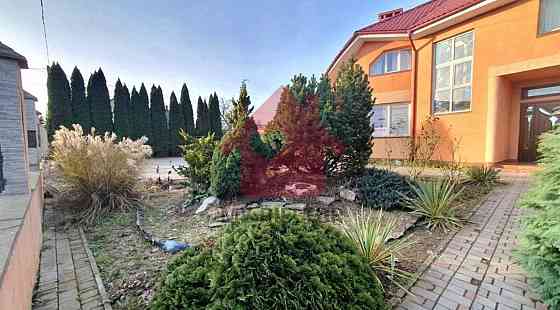 Продаж торгове приміщення на Перемоги поверх - 1/2 Uzhhorod