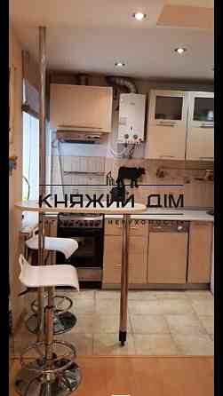 Продаж квартири вул. Автозаводська Київ