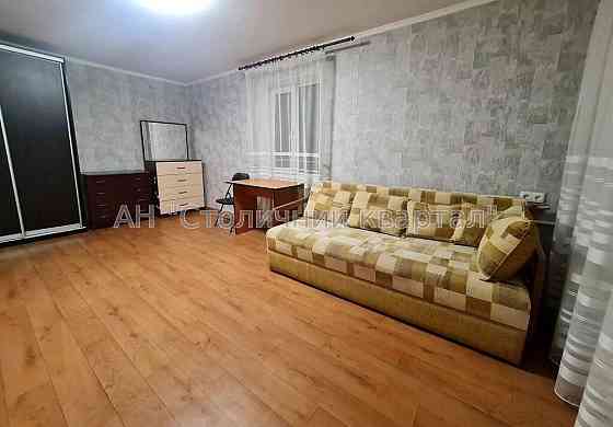 Продаж Квартира 1-кімнатна, 5/5 поверх на Волинська вул., 2 Киев