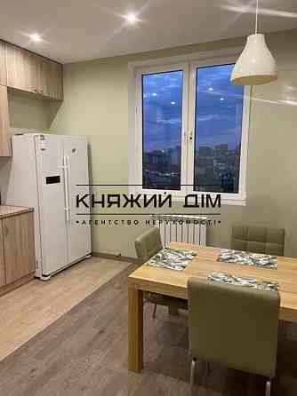 Оренда Квартира 3-кімнатна, 14/15 поверх на Демеевская ул. Київ