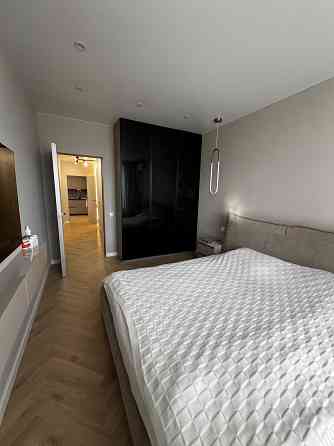 Продаж Квартира 3-кімнатна, 21/25 поверх на Наддніпрянське шосе вул., д. 2а Kiev