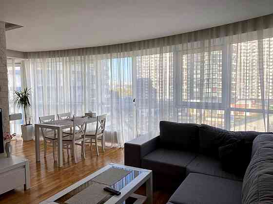 Продаж Квартира 2-кімнатна, 5/25 поверх на Зарічна вул., д. 1-Г Kiev