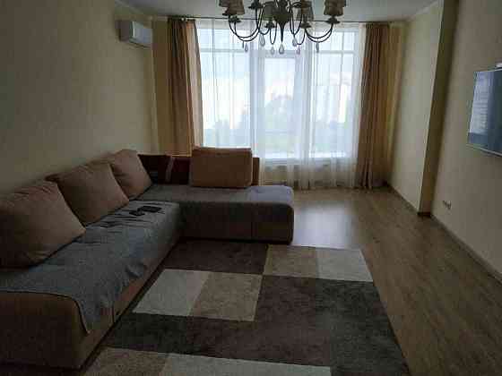 Оренда Квартира 3-кімнатна, 15/17 поверх на ул. Николая Ушакова, 1б Киев