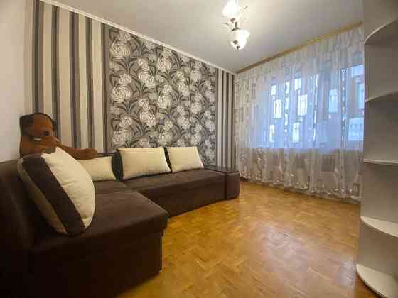 Продаж Квартира 4-кімнатна, 15/16 поверх на Заболотного Академіка вул., д. 110 Київ