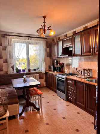 Продам трехкомнатную квартиру Малиновский район улица Маршала Бабаджаняна (Рекордная) Odessa