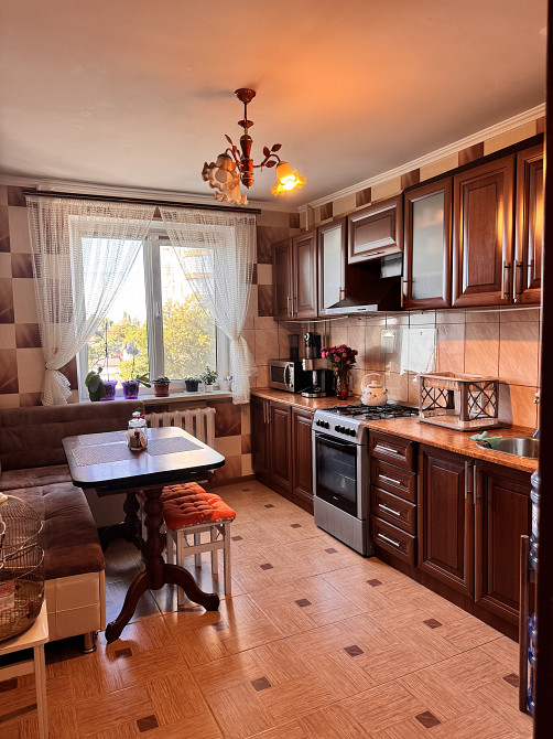 Продам трехкомнатную квартиру Малиновский район улица Маршала Бабаджаняна (Рекордная) Одесса - изображение 1