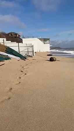 Первая линия моря Свой пляж .Небольшой дом старой постройки  у моря   на уникальном по  расположению участке  10 соток   госакт коммуникации Odessa
