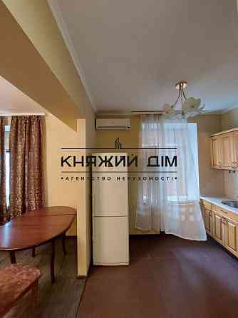 Оренда Квартира 1-кімнатна, 1/3 поверх на Фрометовская ул. Киев