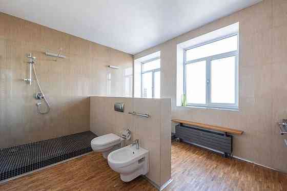 Продаж Квартира 4-кімнатна, 8/9 поверх на Кудрявський узвіз вул., д. 3А Kiev