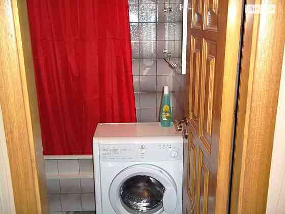 Оренда Квартира 1-кімнатна, 5/5 поверх на Естонська, 1/5 Kiev