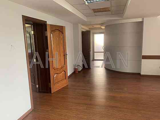 Оренда Будинок 7-кімнатний на Миколи Міхновського бул., 38 Киев