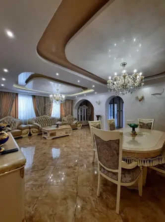 For rent 3-storey House  275 sq.m 5 rooms at Совиньон 2 Odessa