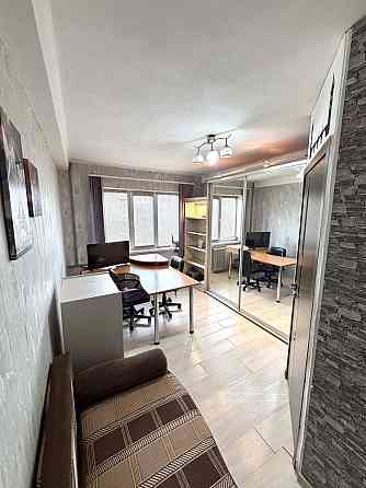 Продаж Квартира 3-кімнатна, 3/5 поверх на Родини Глаголєвих вул., д. 12-Б Киев