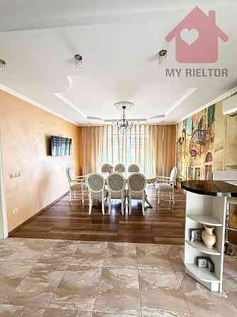 Продаж Квартира 4-кімнатна, 4/5 поверх на Перемоги Uzhhorod