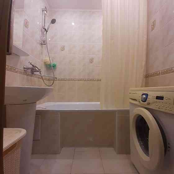 Оренда Квартира 1-кімнатна, 16/18 поверх на вул. Лариси Руденко, 21 Kiev