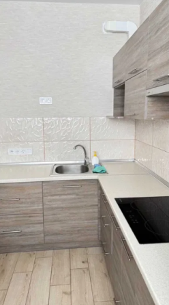 Продам 1-комнатную квартиру с евроремонтом и мебелью в ЖК "Якоря" (п.Котовского). Крижанівка (Комінтернівський район)