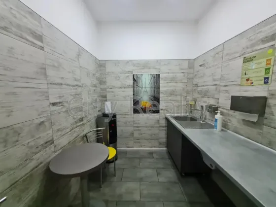 Здається Офісні приміщення площа 76.15 кв.м 2-й поверх Київ Шолуденко 3 Київ