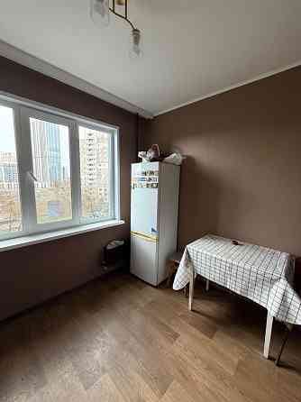 Продаж Квартира 3-кімнатна, 5/18 поверх на Заболотного Академіка вул., д. 2 Киев