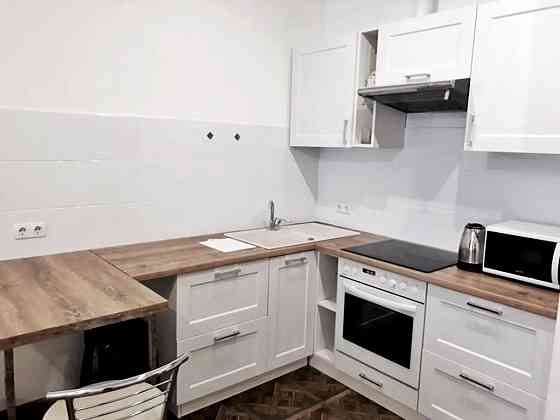 Оренда Квартира 1-кімнатна, 5/25 поверх на Центральная ул., 19 а Kiev