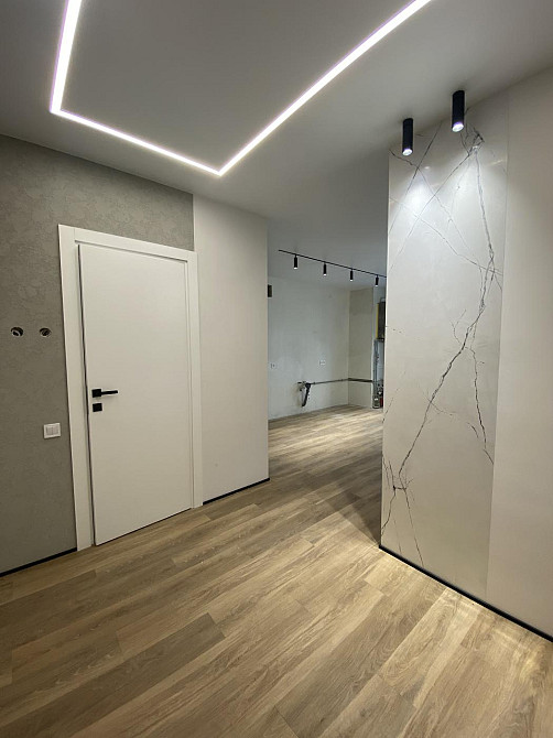 Продаж Квартира 2-кімнатна, 5/10 поверх на вул. Домбровського Житомир - фото 2