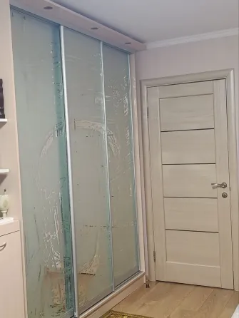 В этой квартире они впервые увидели друг друга... Киев