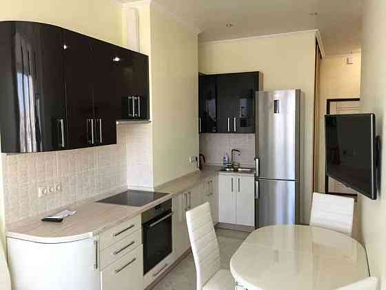 Оренда Квартира 1-кімнатна, 21/31 поверх на ул. Жилянская Kiev