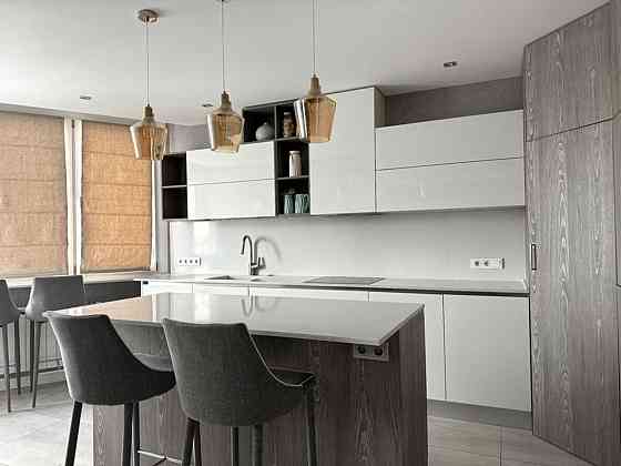 Продаж Квартира 4-кімнатна, 17/24 поверх на Чавдар, 2 Kiev